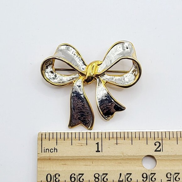 Brooch Women's Bow Ribbon Unsigned Pin Silver & Gold Fashion Jewelry - Picture 5 of 6